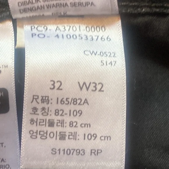 NWT Levi's Silvertab™ High-Rise Mom Jean Shorts Black 32 - Picture 10 of 12